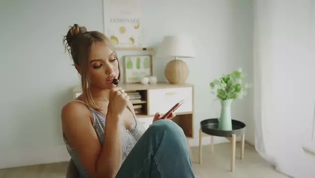 Mooie erotiek van LuxuryGirl laat je klaarkomen