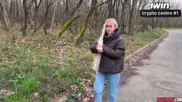Pick-up artist nodigt Russische blondine uit voor koffie en neukt haar in POV