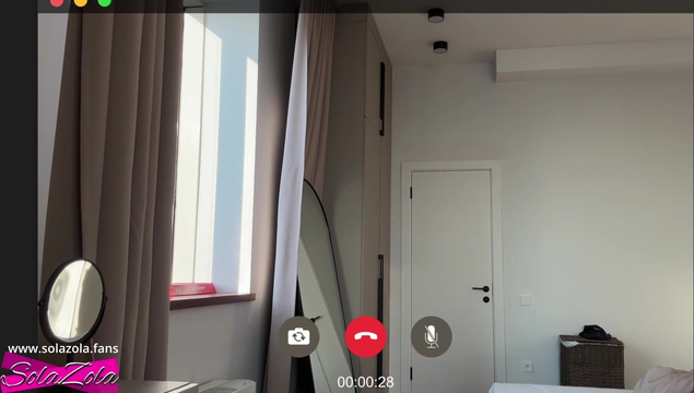 SolaZola zoog af en neukte voor de camera – nu ben ik pornostreamer