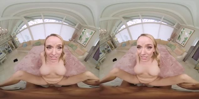 VR-pornovideo – borstenblonde neukt met haar chauffeur